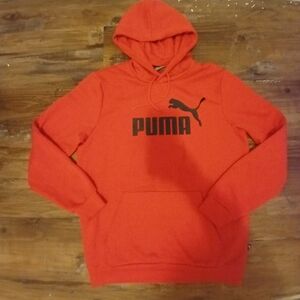 EUC PUMA Men's Essentials Logo Pullover Hoodie. Red. Medium.